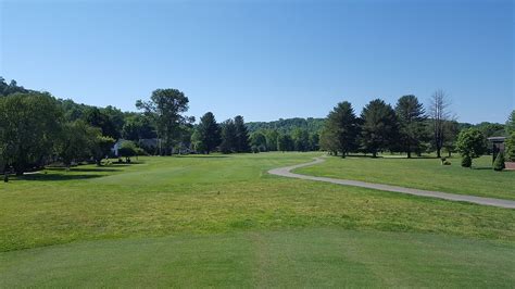 esquire-golf-course