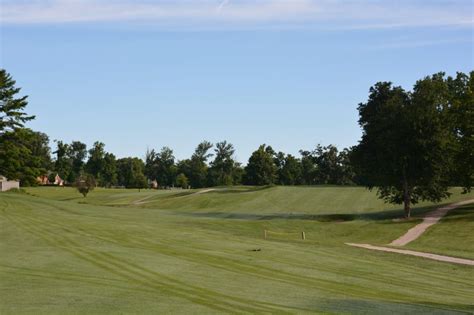 lakes-valley-course-at-valley-view-golf-club