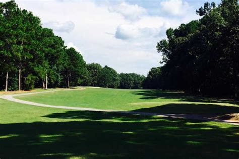 laurel-azalea-course-at-houndslake-country-club