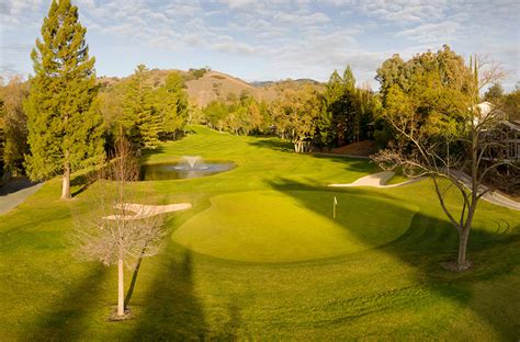 round-hill-golf-country-club
