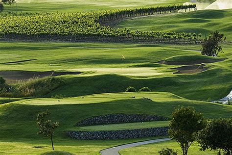 the-vineyards-course-at-chardonnay-golf-club