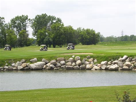 waters-edge-golf-club